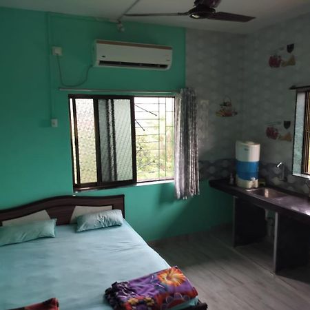 Gulmohar Cottages - Home Stay In Alībāg Ngoại thất bức ảnh