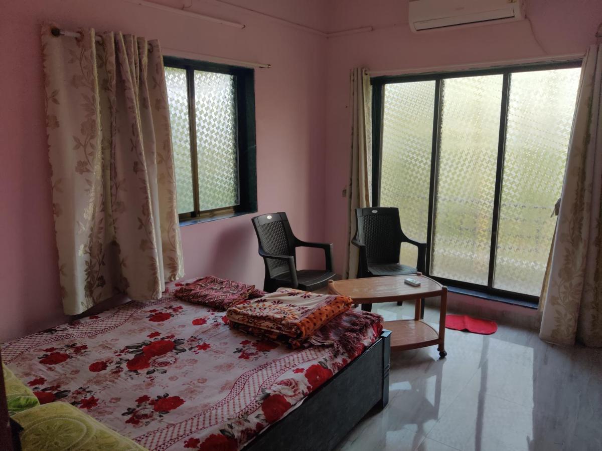Gulmohar Cottages - Home Stay In Alībāg Ngoại thất bức ảnh
