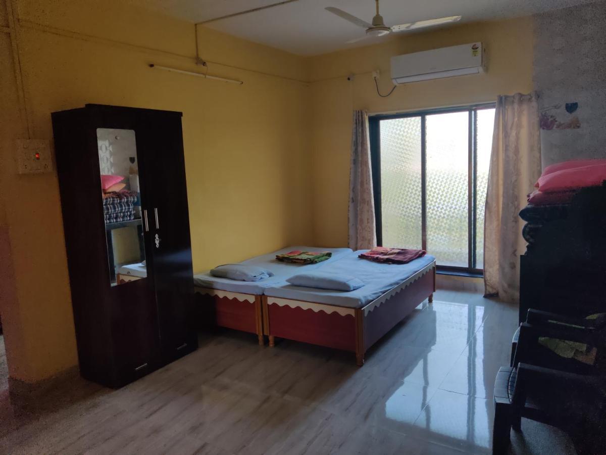 Gulmohar Cottages - Home Stay In Alībāg Ngoại thất bức ảnh
