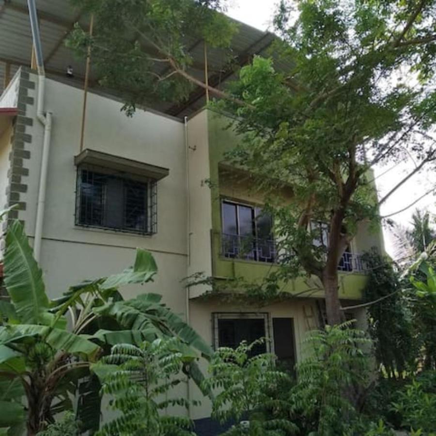 Gulmohar Cottages - Home Stay In Alībāg Ngoại thất bức ảnh