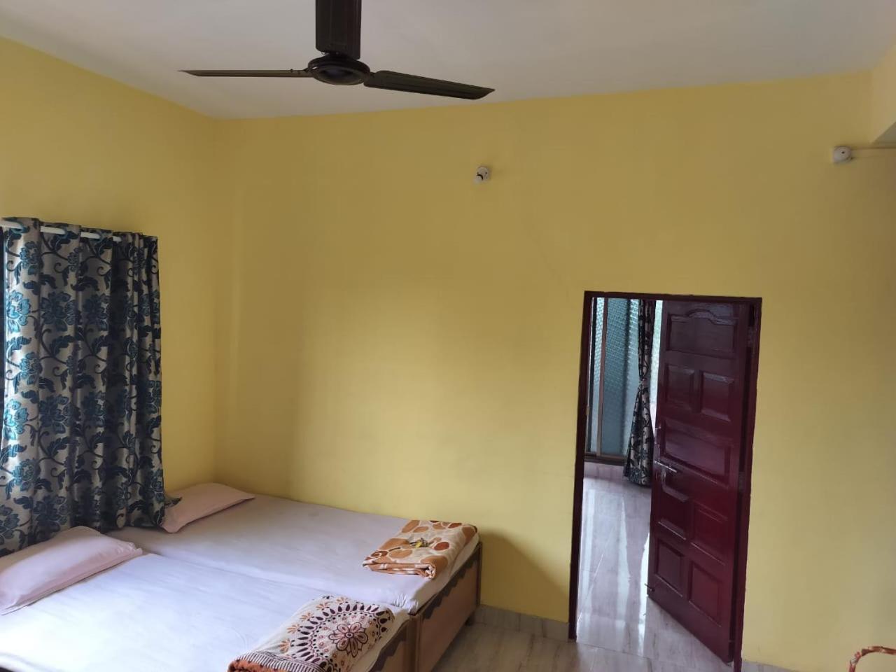 Gulmohar Cottages - Home Stay In Alībāg Ngoại thất bức ảnh